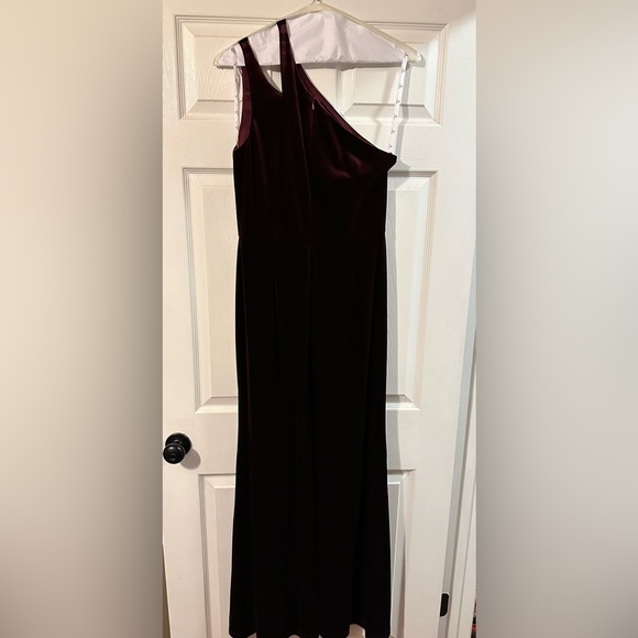 David’s Bridal One-Shoulder Formal Dress - Picture 3 of 4